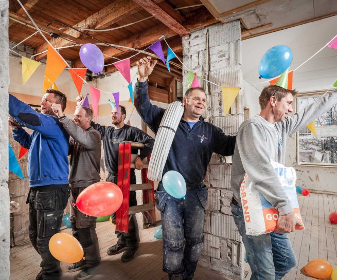 bouwvakkers in polonaise loop